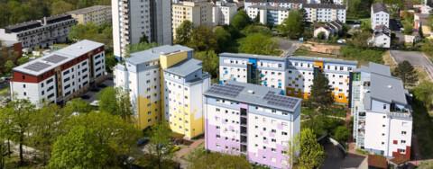 Mehrfamilienhaus auf ehemaligem Parkplatz in Frankfurt errichtet